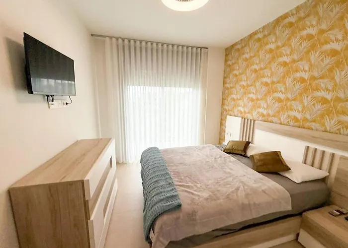 Apartment Torremar Luxe: Upscale 2bed By The